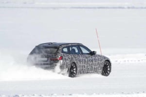 【スクープ】豪雪を爆走するBMW M3初のツーリング市販型をキャッチ！ 8速AT全輪駆動のみ発売か!?