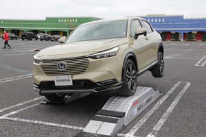 実は「リアルタイムAWD」の走破性もイイんです！「ホンダ・ヴェゼル」が発売開始