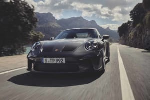 911GT3のパフォーマンスは欲しいけど大型のリアウイングがちょっと……という方へ！「ポルシェ911GT3ツーリングパッケージ」が登場