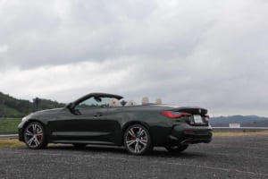 快適な乗り心地を求めるならむしろクーペよりもオススメ!?「BMW 4シリーズカブリオレ」【河口まなぶ動画試乗インプレッション】