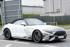 【スクープ】「サメ」に着想を得たフロントマスクが最大露出,メルセデスAMG SL次世代型、公開直前プレビュー！