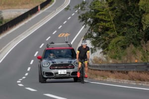 「THE MINI JCW Crossover」で東京オリンピックのロードレース・コースを辿る『刺激とスポーツと、楽しさと。』