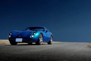 乗り手を選ぶ孤高のスポーツカー、TVRタスカン・スピード6