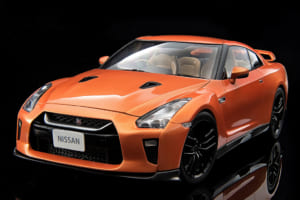 R35のMY17を細部まで再現！フジミ製プラモの「日産GT-R」を改造する【モデルカーズ】