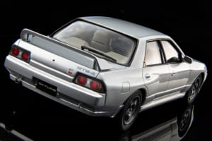 希少な4ドア版GT-R、「R32型スカイラインGTB-4」をプラモで再現！【モデルカーズ】