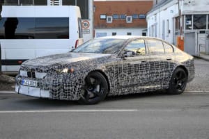 【スクープ】最高出力811ps！「BMW M5」次世代型の実車を初スクープ！