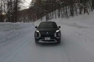 S-AWCにより雪道でも抜群の安定感ある走りを実現！「三菱アウトランダーPHEV」【河口まなぶ動画試乗インプレッション】