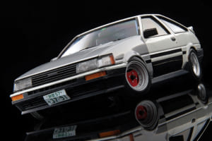 顔が入れ替わっちゃって大変⁉アオシマ製プラモで懐かしやハチロク小僧の「AE86トレノ」を再現！【モデルカーズ】