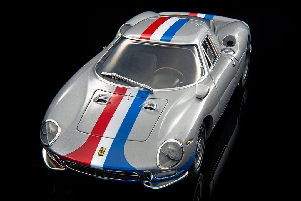 フェラーリなのにフレンチ・トリコロール!?サニー製プラモ「フェラーリ250LM」を高解像度モデリング【モデルカーズ】 - LE VOLANT WEB  | 自動車情報サイト『LE VOLANT WEB(ル・ボラン ウェブ)』