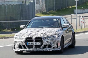 【スクープ】4ドアなのに後部座席がない!? BMW M3の高性能バージョン「CS」の室内を激写！