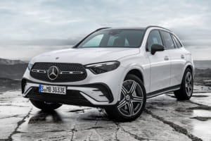 メルセデスのベストセラーSUV「GLC」がフルモデルチェンジ！ ラインナップも一新されハイブリッドモデルオンリーに