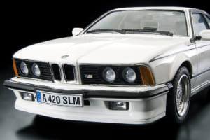 「世界一美しいクーペ」をじっくりと組み上げる喜び！フジミ製プラモ「BMW M635CSi」【モデルカーズ】