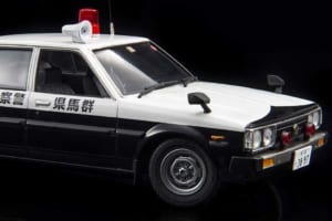 世界一腰の低いポリスカー！アオシマ製プラモ「E70カローラ・パトロールカー」をイイ感じに制作【モデルカーズ】