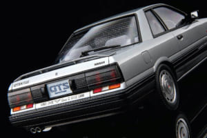 35年前!「7thスカイライン」GTS-Xツインカム24Vターボを再現! 当時話題の「GTオートスポイラー」が懐かしい! 【モデルカーズ】