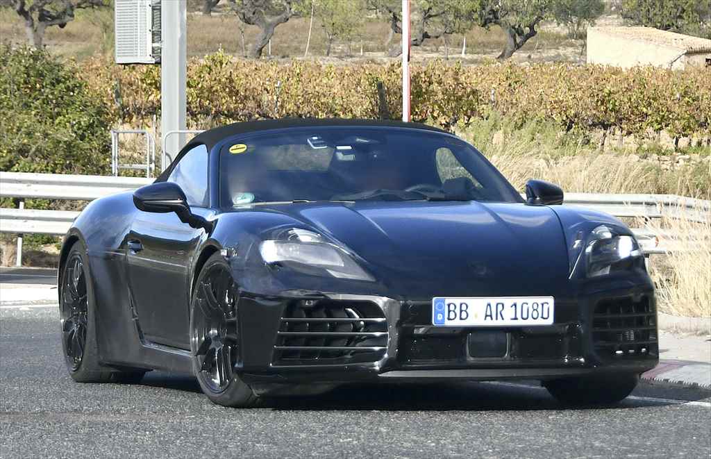 スクープ】ポルシェ「エレクトリック718ボクスター＆ケイマン