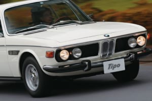 【Tipo】70’sグランドツーリングカーの夜明け。それまでにない優雅さと高性能を持ち合わせた『BMW 3.0CS』編