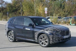 【スクープ】BMW「X5」プラグインハイブリッドの次期モデルを初スクープ！ 前後デザインは新設計に！