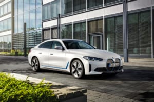 航続距離500km超を実現！ 電気自動車「BMW i4 eDrive35」がBMW 4シリーズ グラン クーペのラインナップにを追加へ