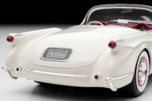 元祖！アメリカン・スポーツカーなのだ！AMT製プラモ「1953年型コルベット」をシャープに制作【モデルカーズ】