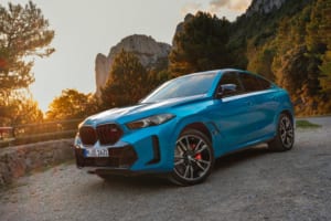 合わせて計5車種！ オフロード性能とハイブリッド・システム搭載の、BMW新型「X6」「X5」を発表