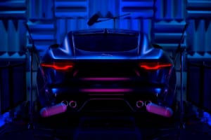 魅力的なサウンドよ､永遠に！ ジャガー｢Fタイプ｣のV8エンジンサウンドを大英図書館に保存