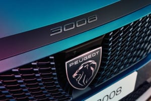 次世代電動ファストバックSUV､新型｢プジョーE-3008｣､効率的なデザインに刷新して登場。