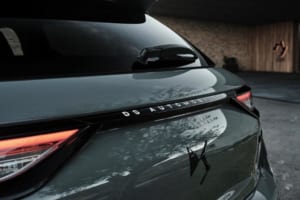 ブラックのフロントグリル･ブランドロゴで一層シャープな装い！ 特別仕様車｢DS 3 パフォーマンスライン｣発売