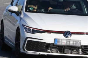 【スクープ】初の電動化で最高出力300ps到達も!? VW「ゴルフGTI」改良新型はココが変わる！