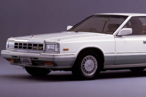 もっと四角く、角張るままに！新開発RBエンジンとともに「C32型系ローレル」発売！【39年前の今日、こんなことが…】