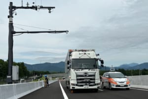 NEXCO中日本が新東名で自動運転専用レーン実験施設を初公開！ 自動運転の路車間通信でも画期的な試みを開始