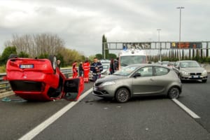 交通事故などで人が倒れているのに遭遇！ そんなときどうすればいい？ 覚えておきたい応急救護の基礎知識