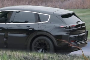 ポルシェが開発中と噂される新型車両はスーパーSUV！「ポルシェ次期型SUV（コードネームK1）」