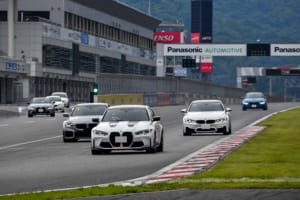 駆けぬける歓びをサーキットで堪能。BMW愛好家が富士スピードウェイに集結！「BMWワンメイクドライビングレッスン」