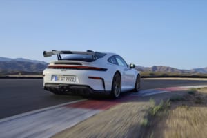 25周年を迎えた「ポルシェ911GT3」がアップデート！ 今回もライトな仕様のツーリングパッケージをラインナップ