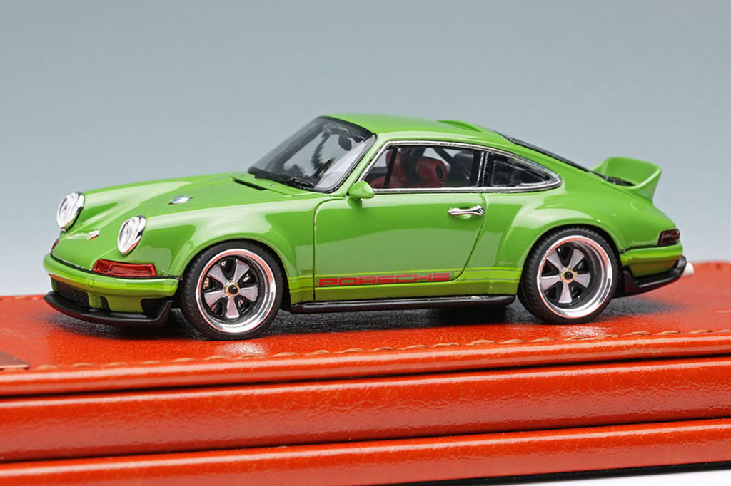 メイクアップ製「タイタン64」1/64スケール・ミニカー「シンガー 911 DLS」