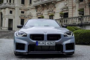 【速報】新型BMW「M2 CS」がヴェールを脱いだ！ 3リッター直6エンジンはついに500馬力突破？