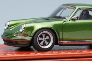 手のひらに乗る「シンガー911」、その作り込みに驚愕！メイクアップの1/64スケール・ハンドメイド・ミニカー【LE VOLANT モデルカー俱楽部】