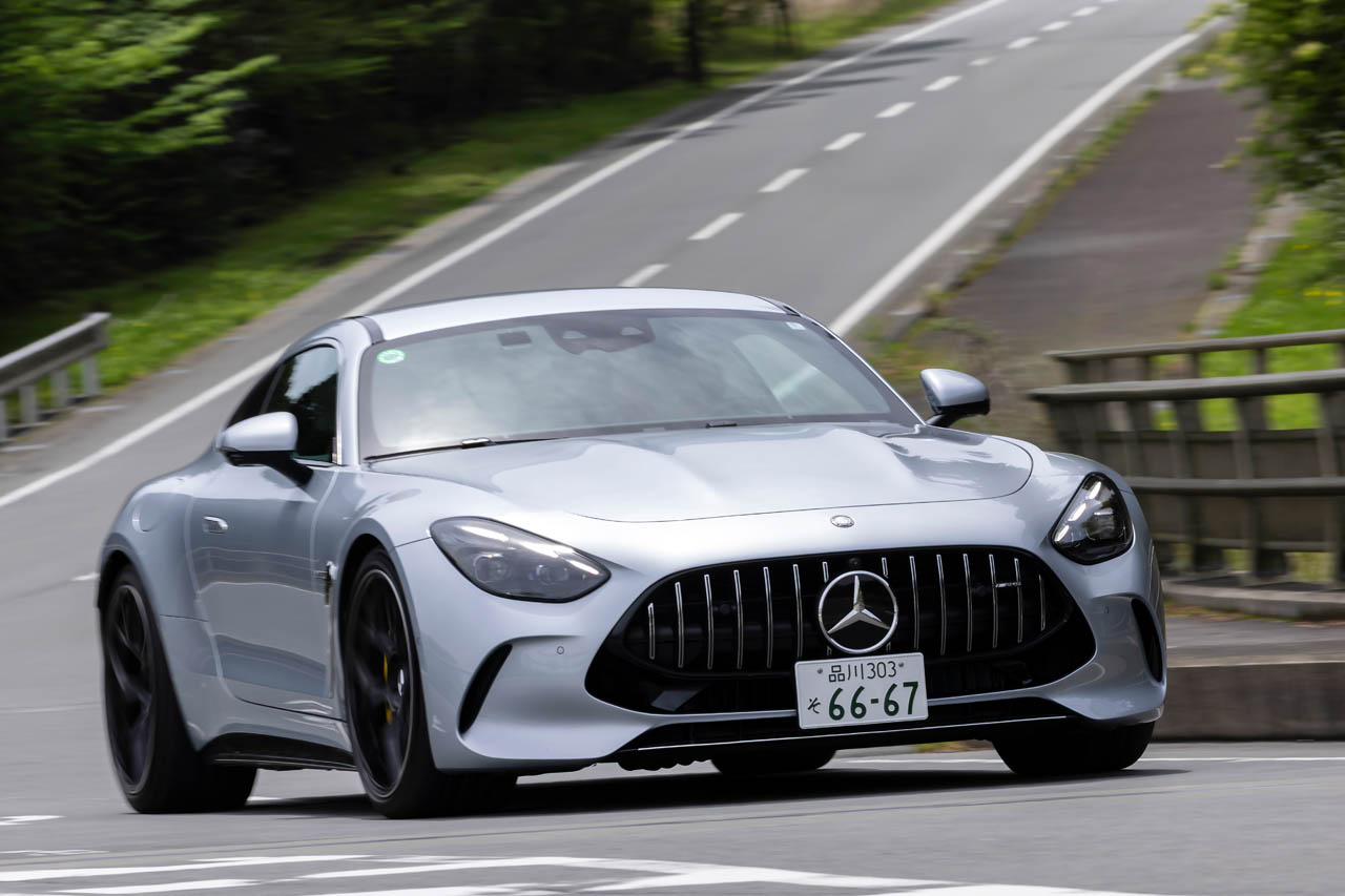 「メルセデスAMG GT」3台を一気乗り! 直4とV8とV8・PHEV、走りのパフォーマンスはどう違うのか?