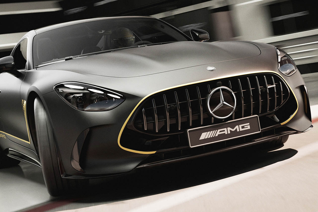 ブラピ主演の映画『F1/エフワン』公開記念! 世界52台限定の「AMG GT63」、その衝撃的な中身とは