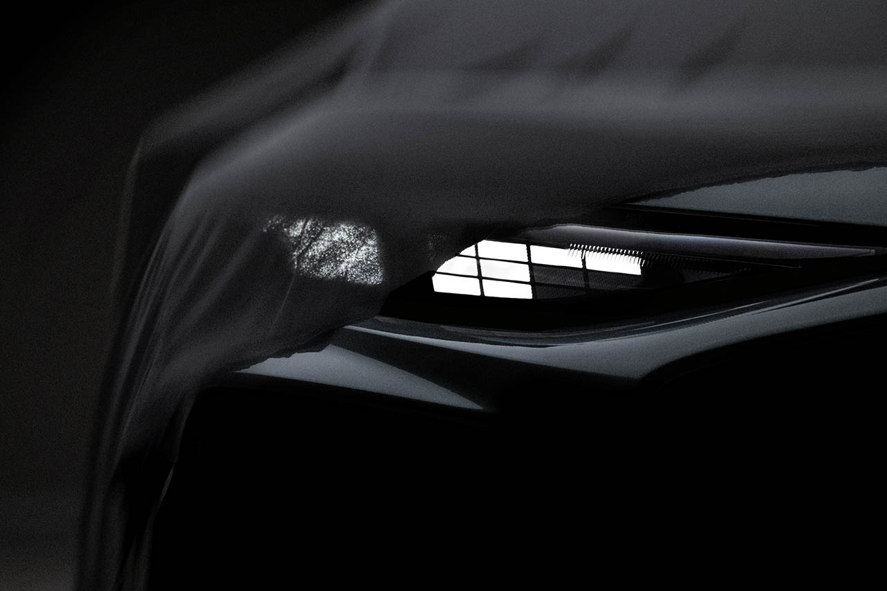 待望の新型「Q3」の全体像がついに見える…かも？ アウディが登場を予告して一部を公開！