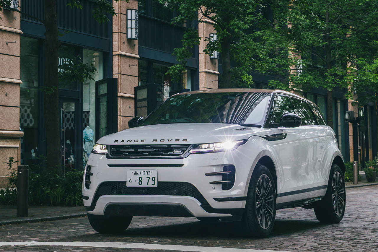 【試乗】都市生活者の“最適解”。「レンジローバー・イヴォーク」のPHEV「P300e」の瞬発力と品格を検証する