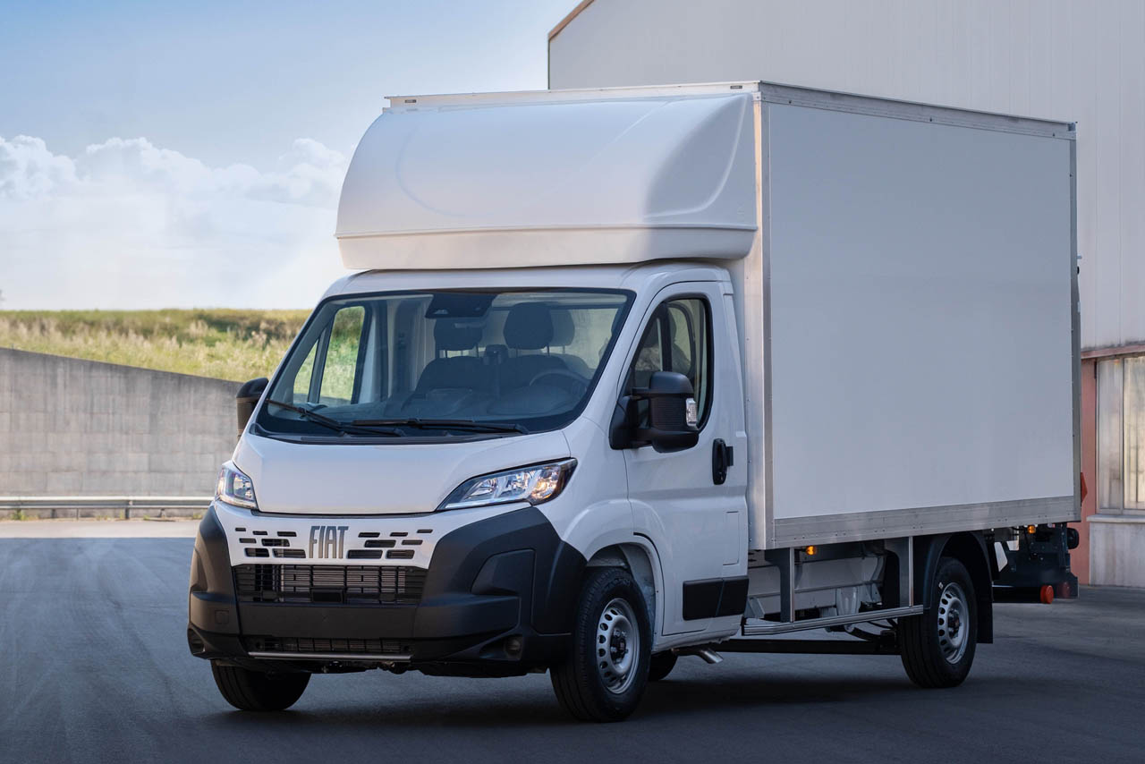 “キャンピングカーの王様”フィアット「デュカト」にEVトラック版が登場! 新型「カーゴボックスBEV」が拓く、次世代バンライフの姿とは