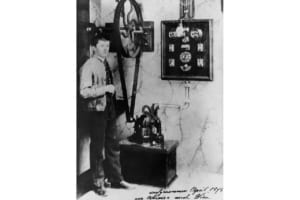 1893年、当時18歳の若きフェルディナント・ポルシェ。
