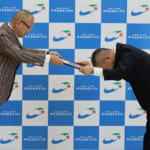Hyundai Mobility Japan株式会社 代表取締役社長 七五三木敏行氏（右）と、群馬自動車大学校 校長 小倉基宏氏（左）。
