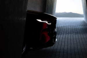 【速報】新型マツダ「CX-5」は7月10日に世界初公開！ ティザーで新デザインの「顔」が見えた！