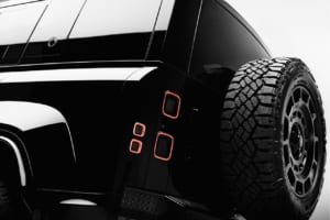 2026年モデルのディフェンダー オクタ ブラック。