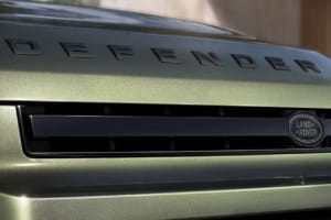 2026年モデルのディフェンダー110。