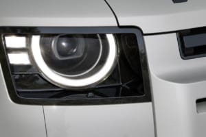 2026年モデルのディフェンダー90。