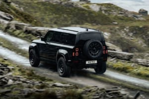 2026年モデルのディフェンダー オクタ ブラック。