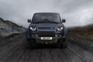 2026年モデルのディフェンダー オクタ。